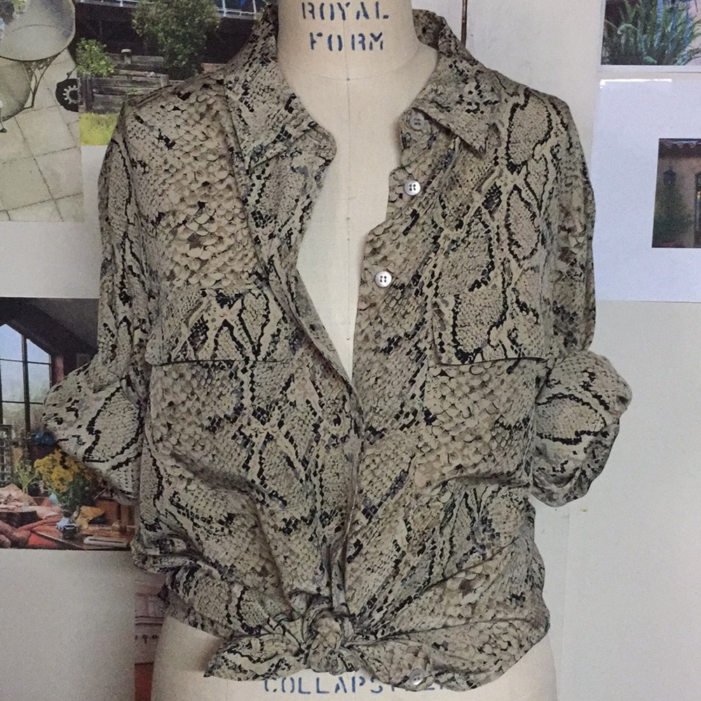 Equipment Silk Print Blouse - snakeskin print - M